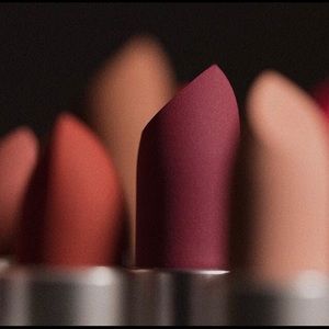 Meet your Posher, Ikeyia